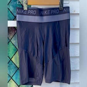 Nike Pro Hypercool  Shorts - Size Medium